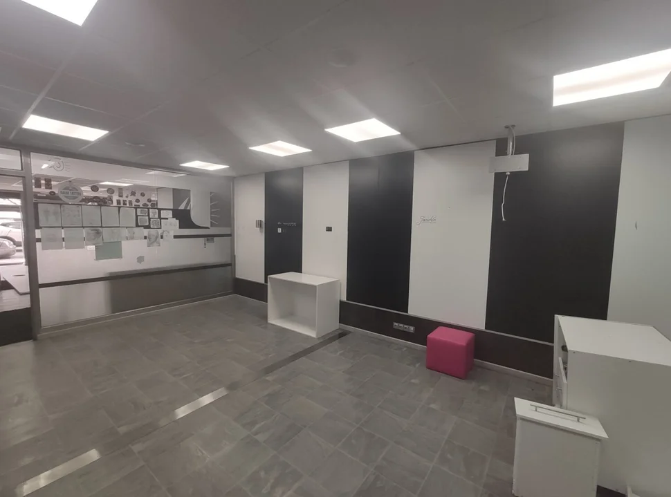 Local comercial en primera línea de odeón