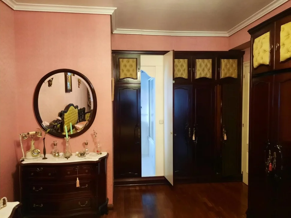 Piso atico amueblado con terraza cubierta en plaza ultamar, ferrol