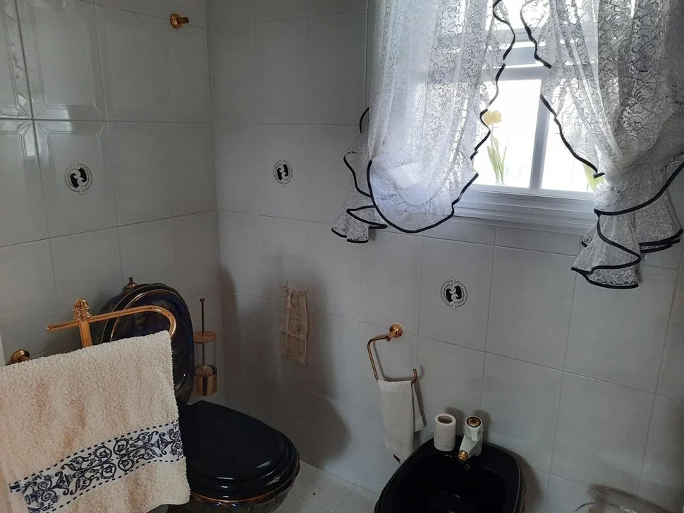 Piso atico amueblado con terraza cubierta en plaza ultamar, ferrol