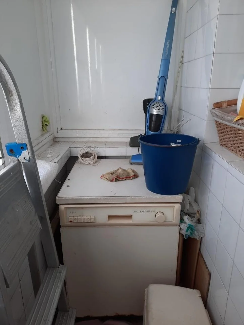 Piso atico amueblado con terraza cubierta en plaza ultamar, ferrol