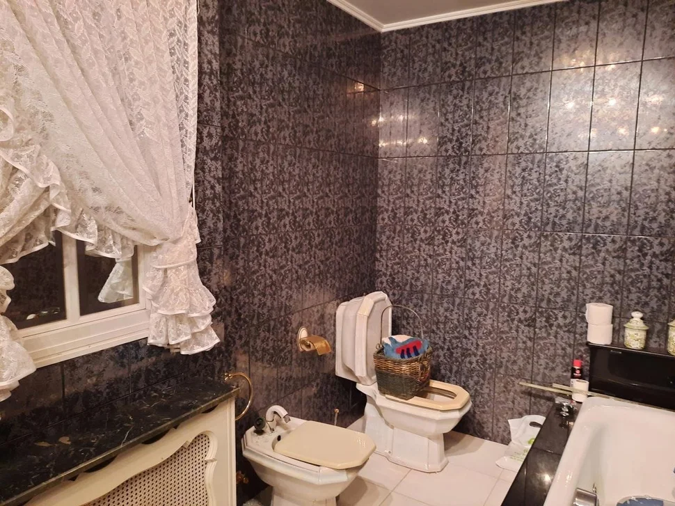 Piso atico amueblado con terraza cubierta en plaza ultamar, ferrol