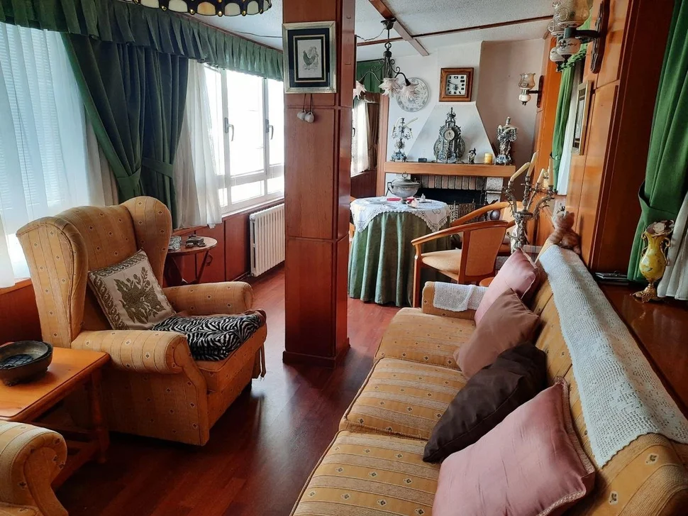 Piso atico amueblado con terraza cubierta en plaza ultamar, ferrol