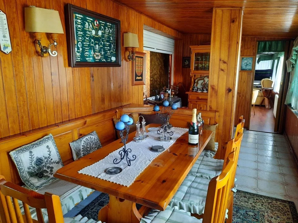 Piso atico amueblado con terraza cubierta en plaza ultamar, ferrol