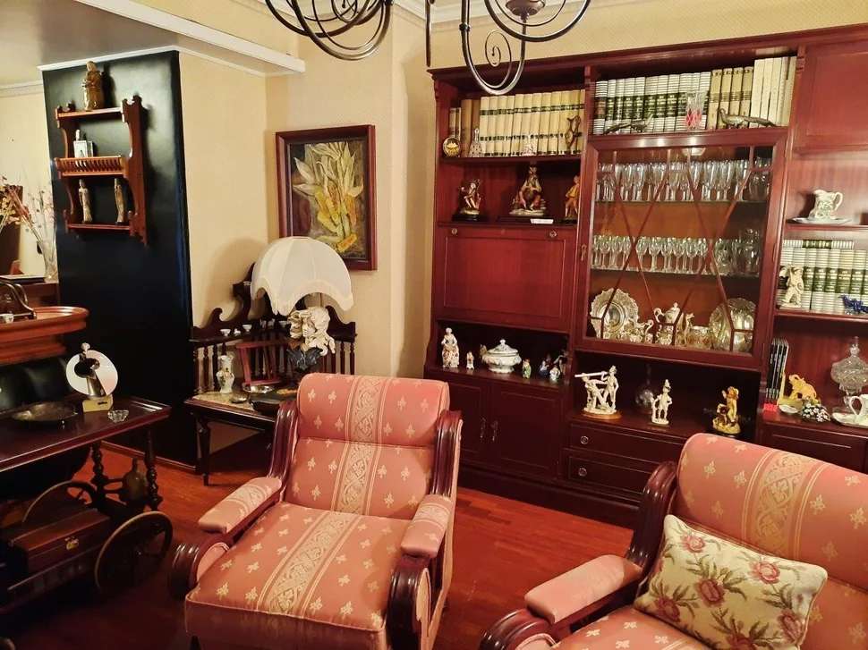 Piso atico amueblado con terraza cubierta en plaza ultamar, ferrol