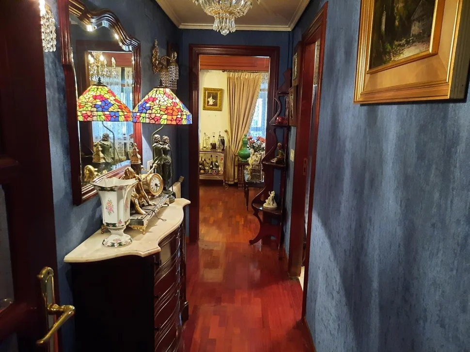 Piso atico amueblado con terraza cubierta en plaza ultamar, ferrol