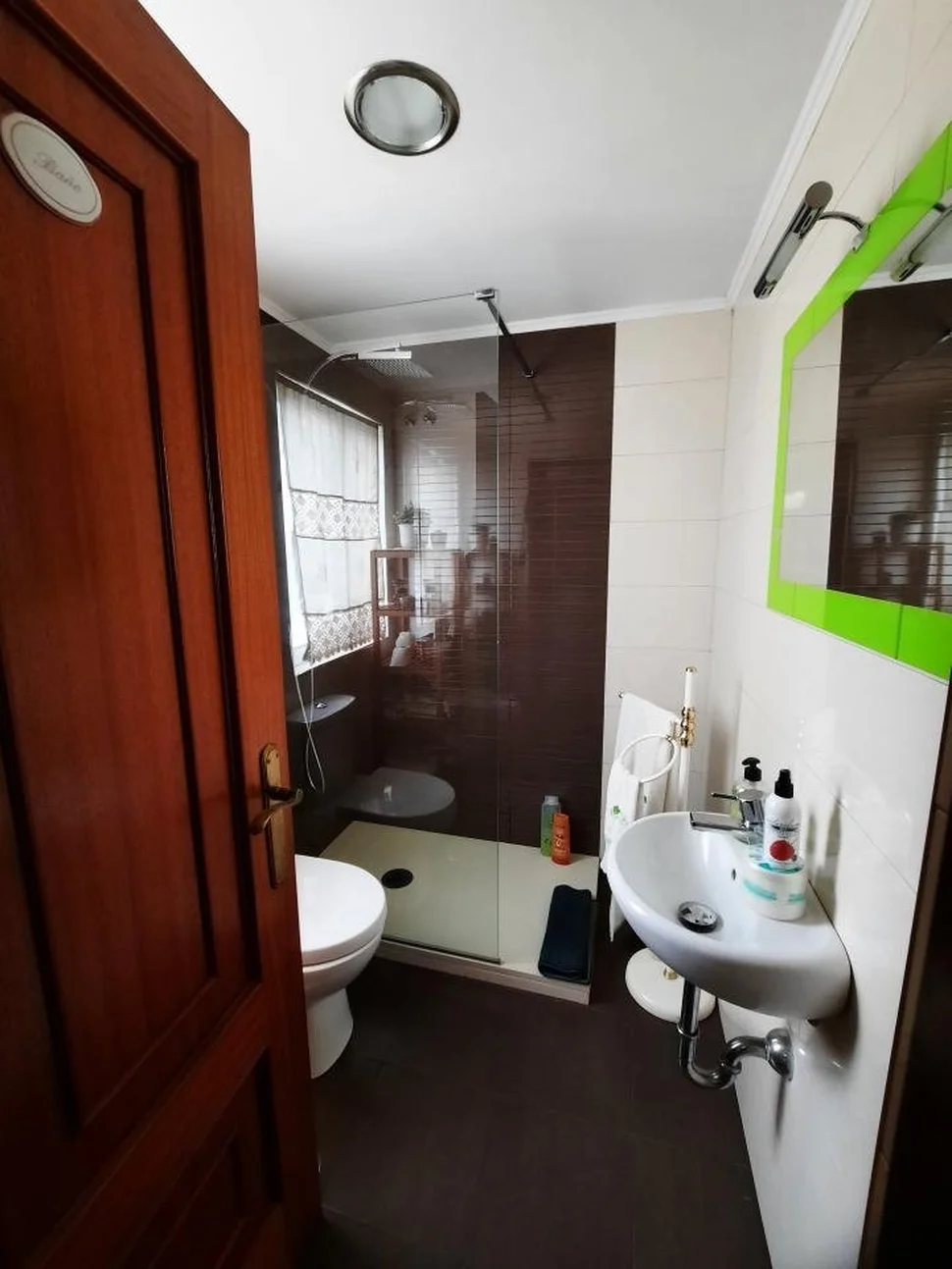 Piso amplio con garaje en piñeiros, narón