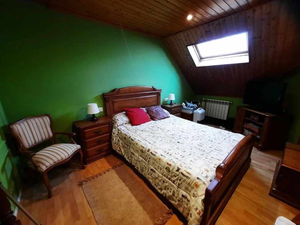 Piso amplio con garaje en piñeiros, narón