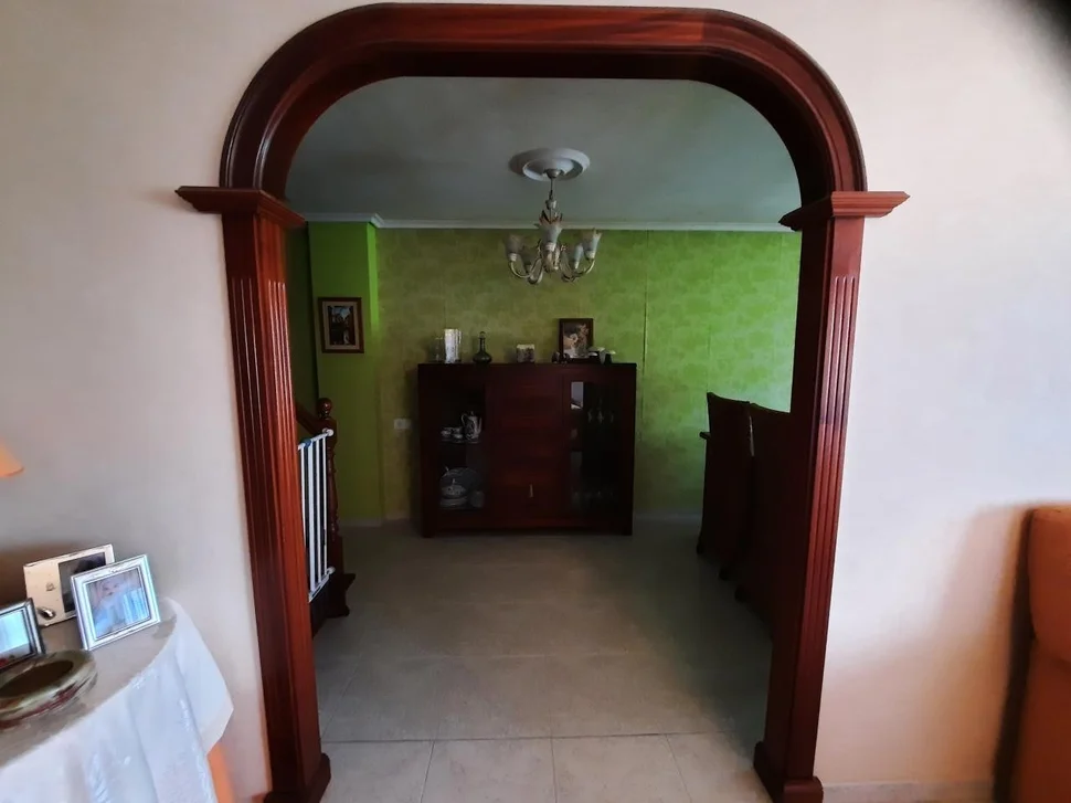 Piso amplio con garaje en piñeiros, narón