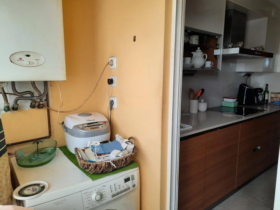 Piso amplio con garaje en piñeiros, narón