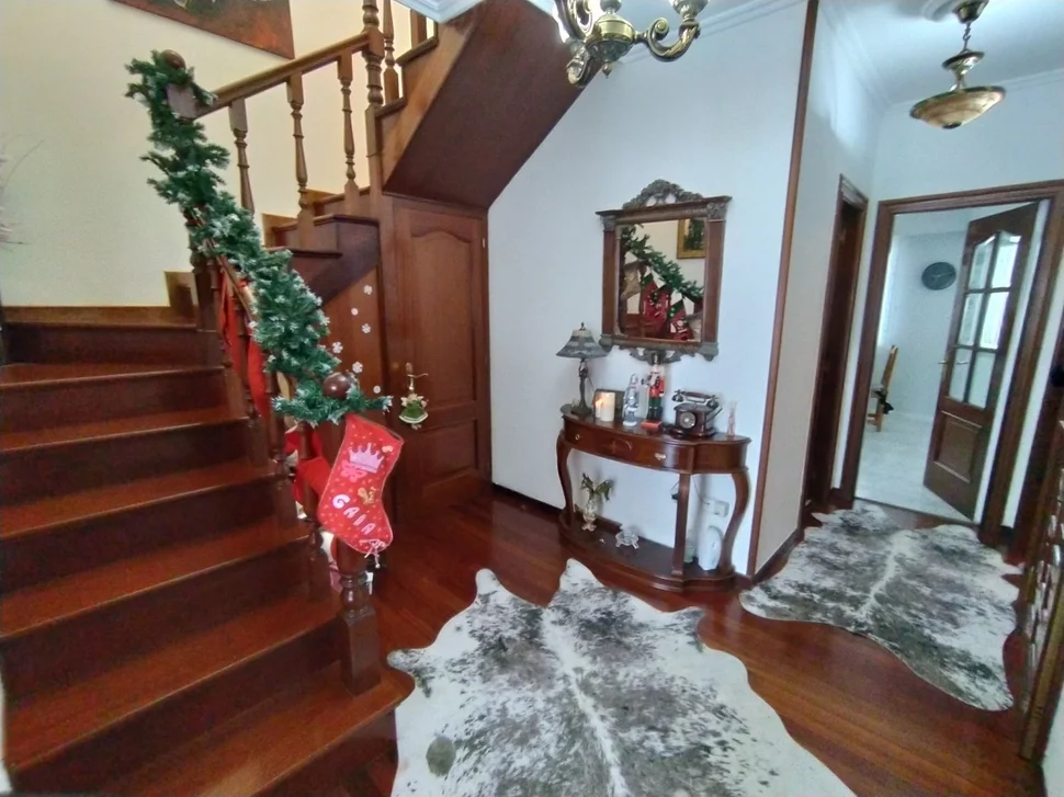 Se vende dúplex semiamueblado con encanto en porta nova, ferrol