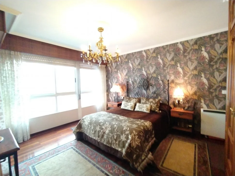 Se vende dúplex semiamueblado con encanto en porta nova, ferrol