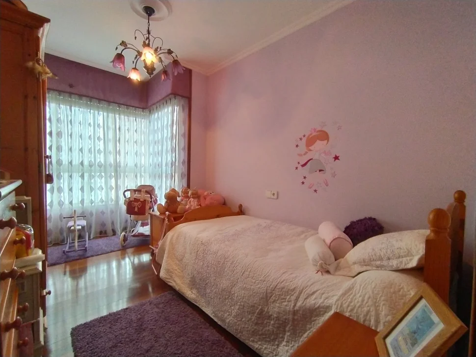 Se vende dúplex semiamueblado con encanto en porta nova, ferrol