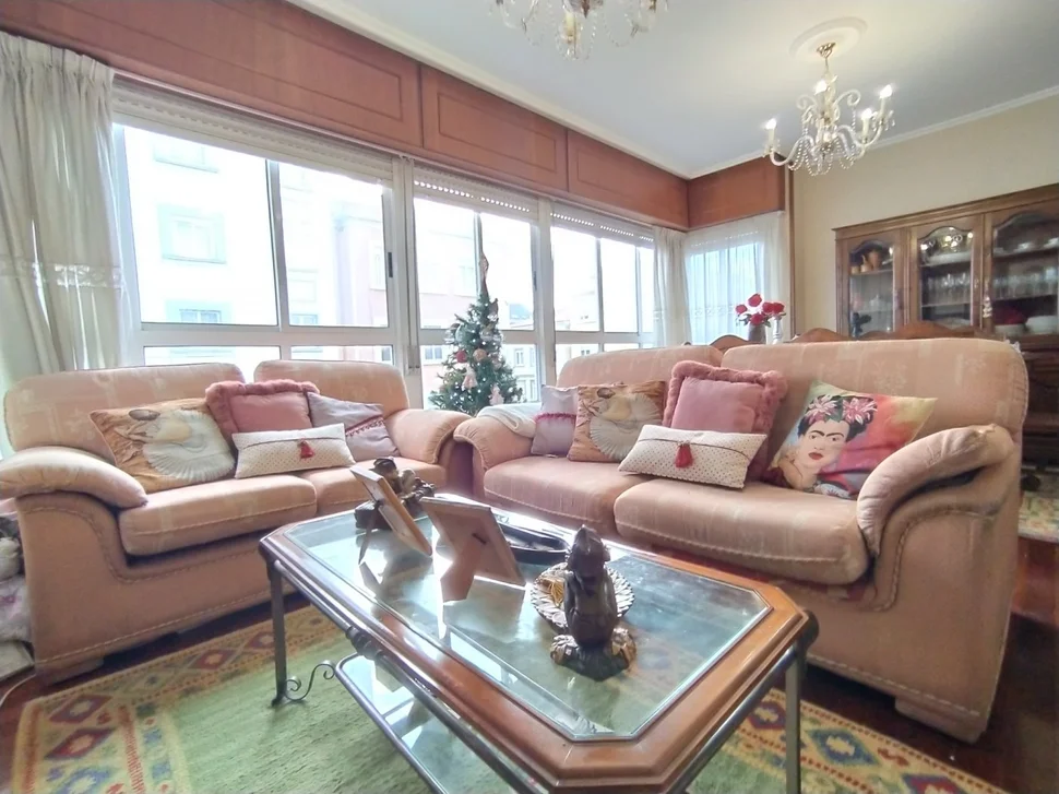 Se vende dúplex semiamueblado con encanto en porta nova, ferrol