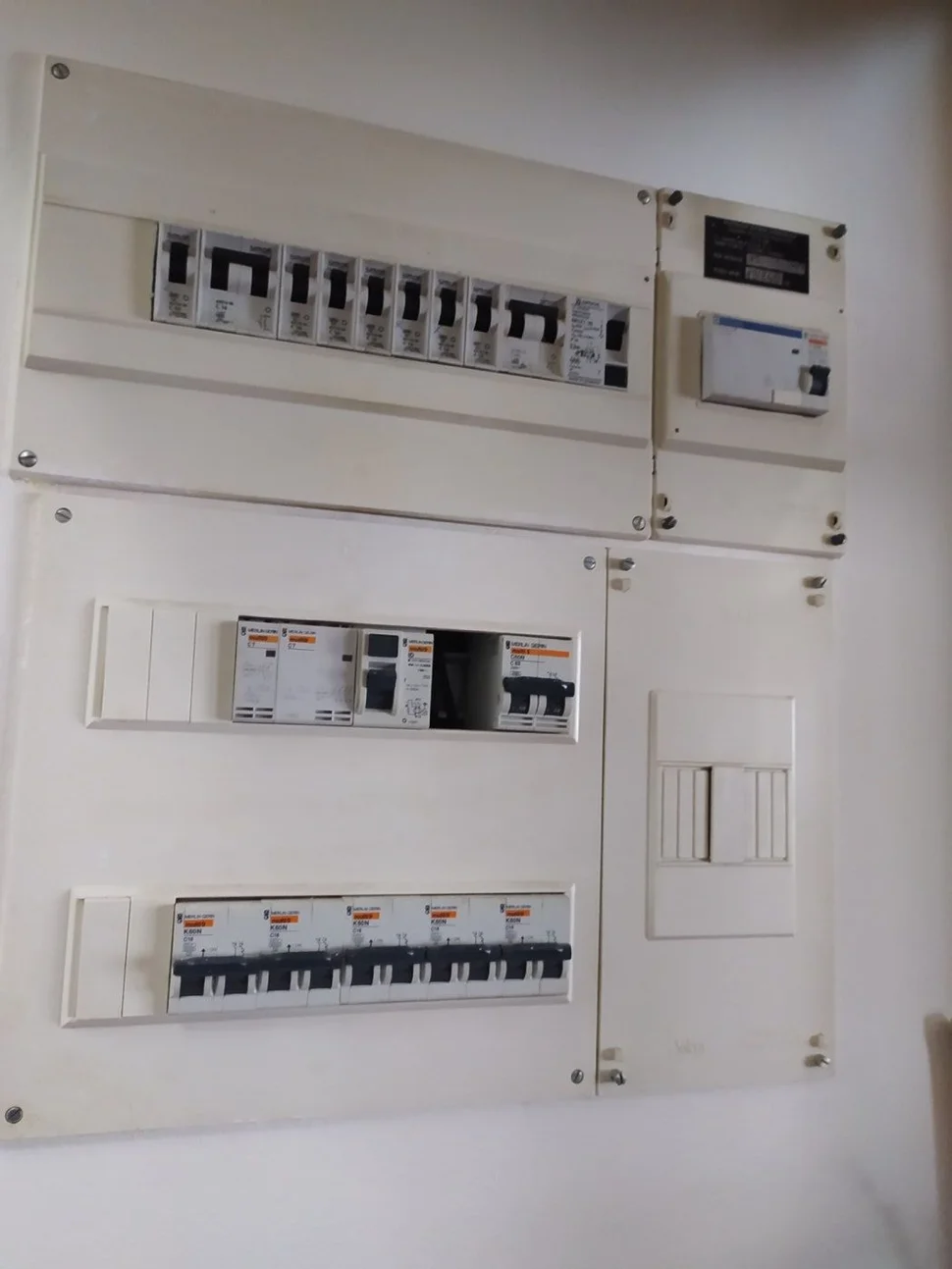 Se vende dúplex semiamueblado con encanto en porta nova, ferrol