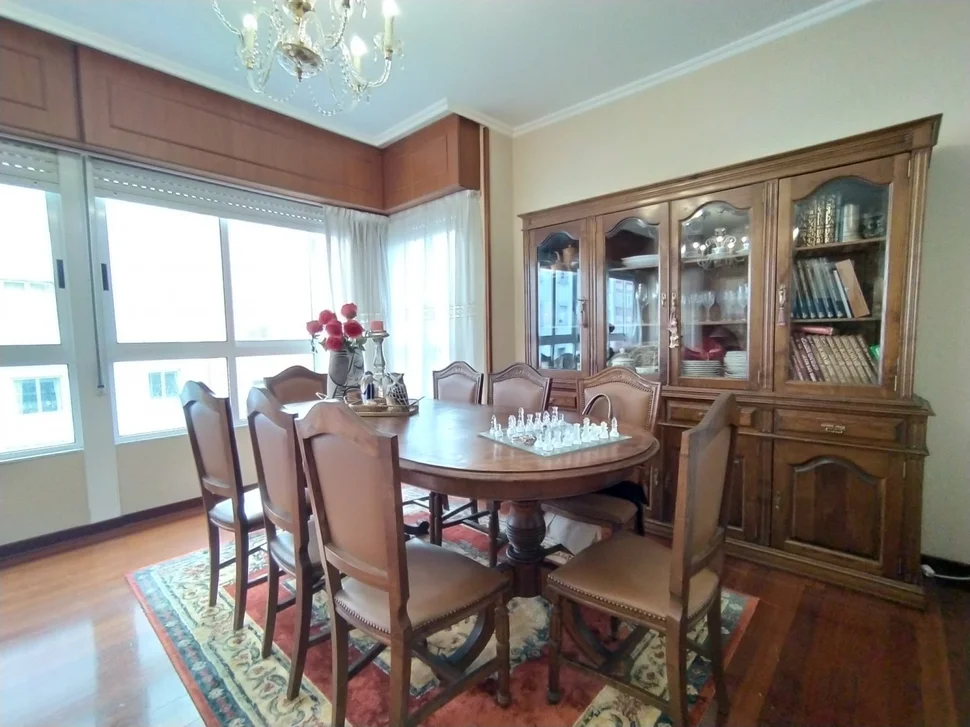 Se vende dúplex semiamueblado con encanto en porta nova, ferrol