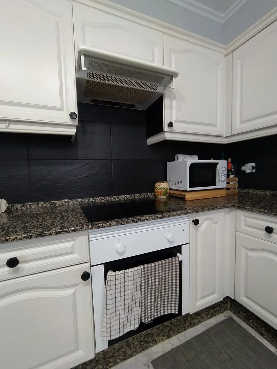 Se vende dúplex semiamueblado con encanto en porta nova, ferrol