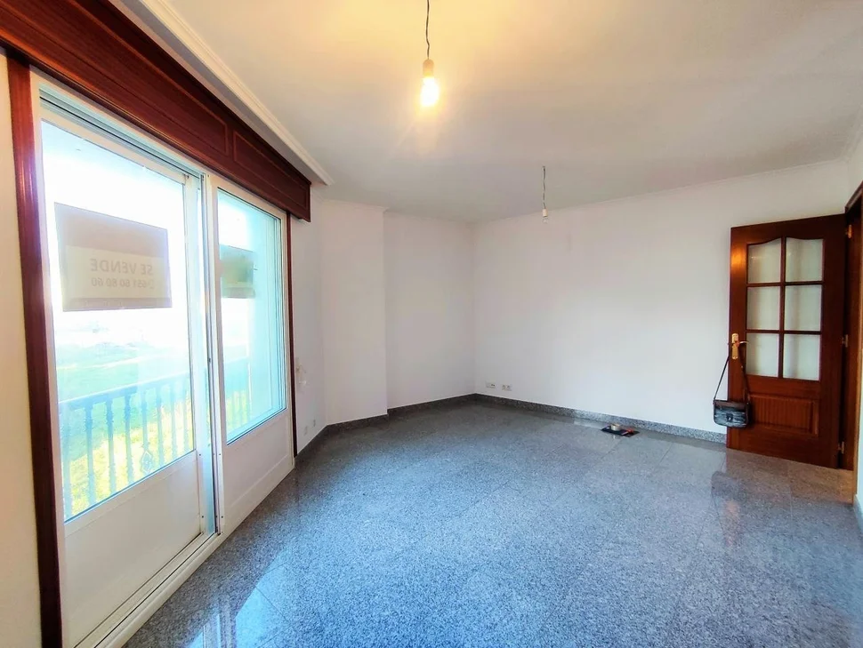 Piso con ascensor, garaje y trastero en gándara, narón