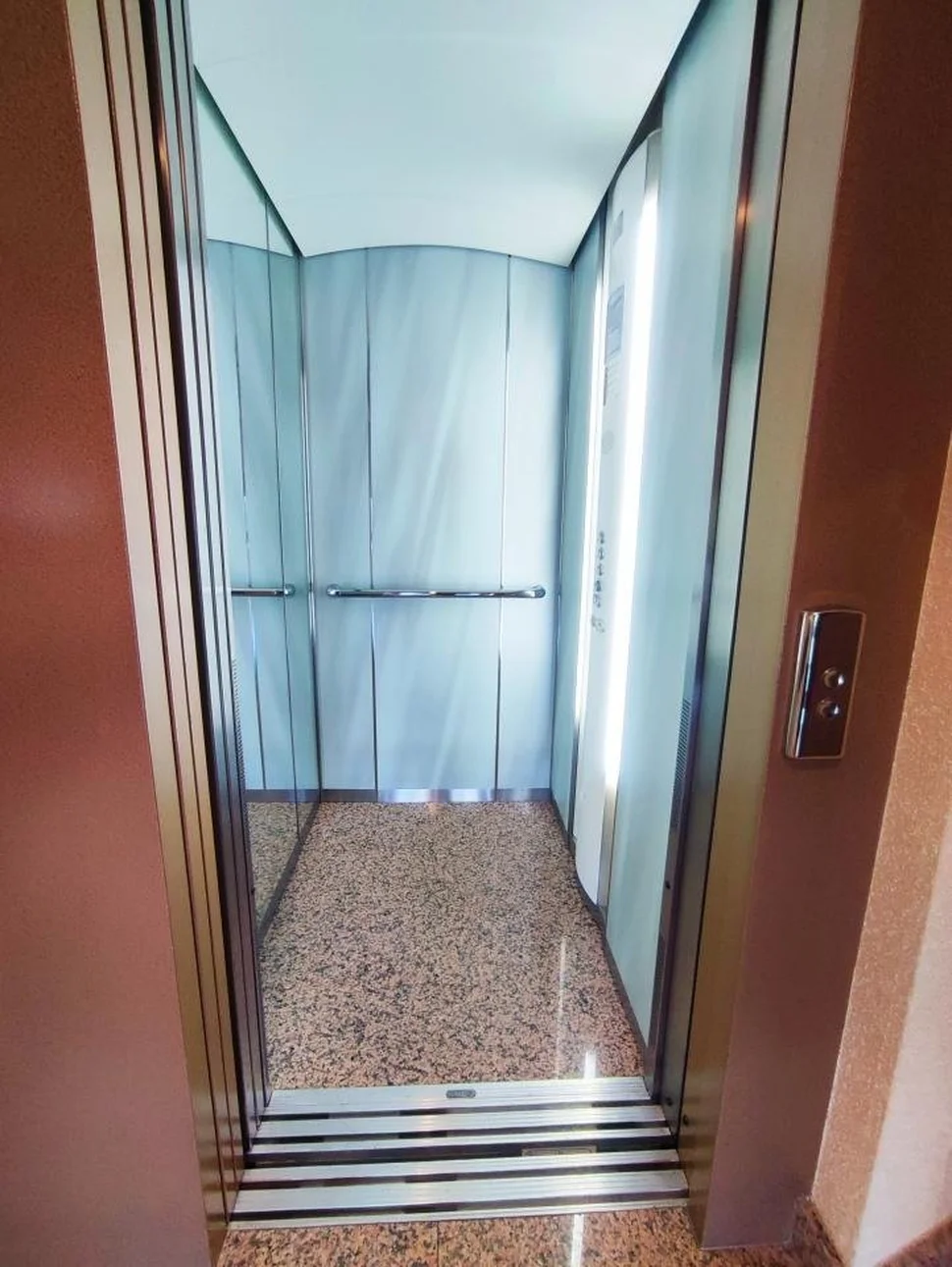 Piso con ascensor, garaje y trastero en gándara, narón