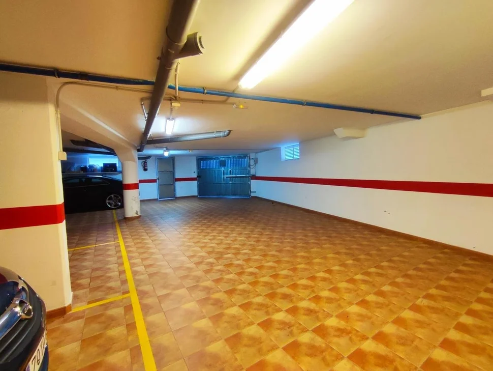 Piso con ascensor, garaje y trastero en gándara, narón