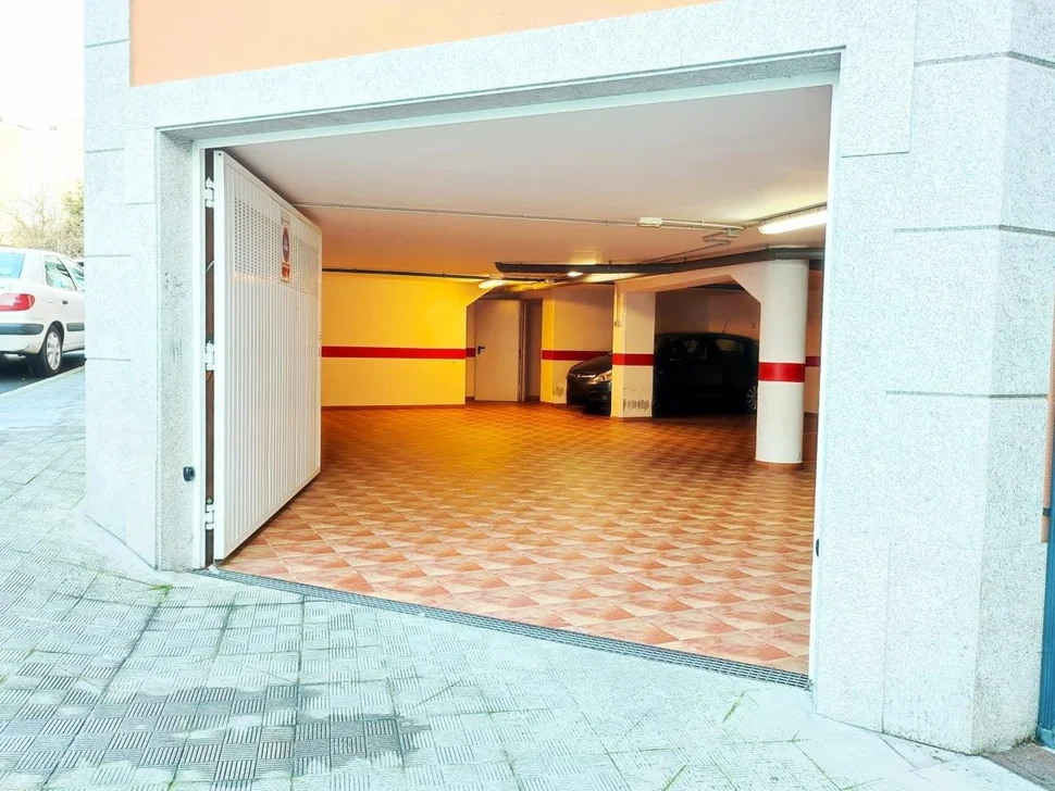 Piso con ascensor, garaje y trastero en gándara, narón