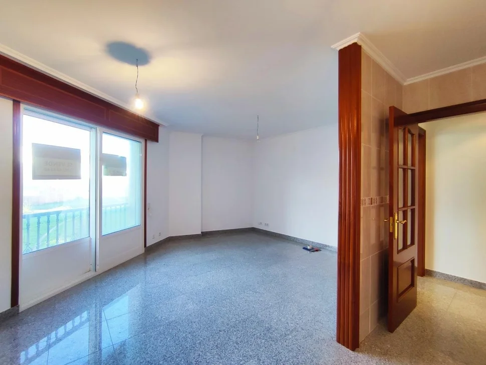 Piso con ascensor, garaje y trastero en gándara, narón