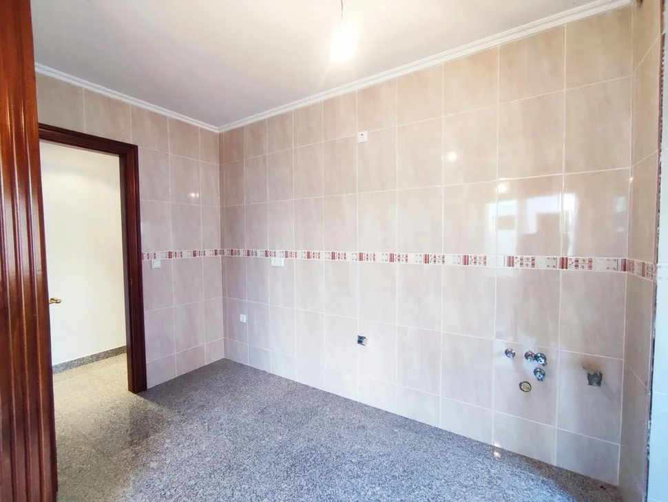 Piso con ascensor, garaje y trastero en gándara, narón