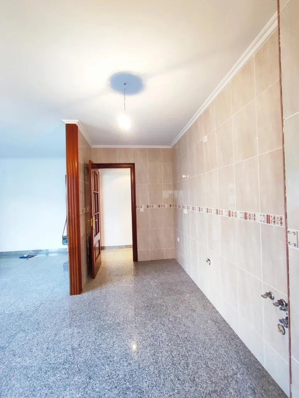 Piso con ascensor, garaje y trastero en gándara, narón