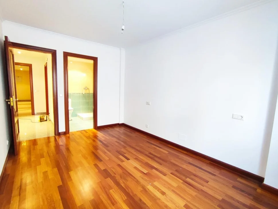 Piso con ascensor, garaje y trastero en gándara, narón