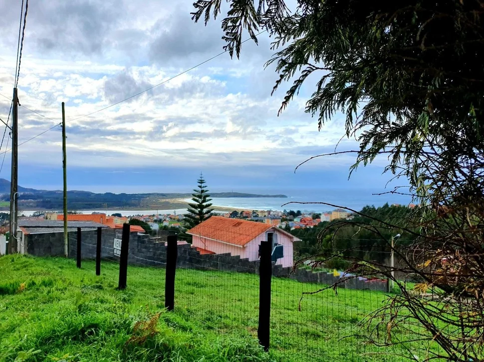 Solar edificable con vistas al faro en valdoviño