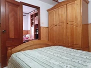 Casa con patio y bodegas en el centro de ares