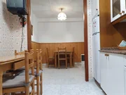 Casa con patio y bodegas en el centro de ares