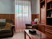 Casa con patio y bodegas en el centro de ares