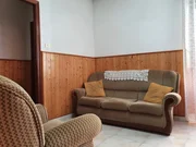 Casa con patio y bodegas en el centro de ares