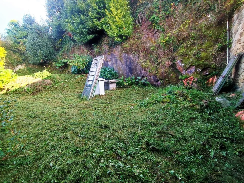Casa de piedra para rehabilitar con finca , antiguo salón de baile en sillobre, fene