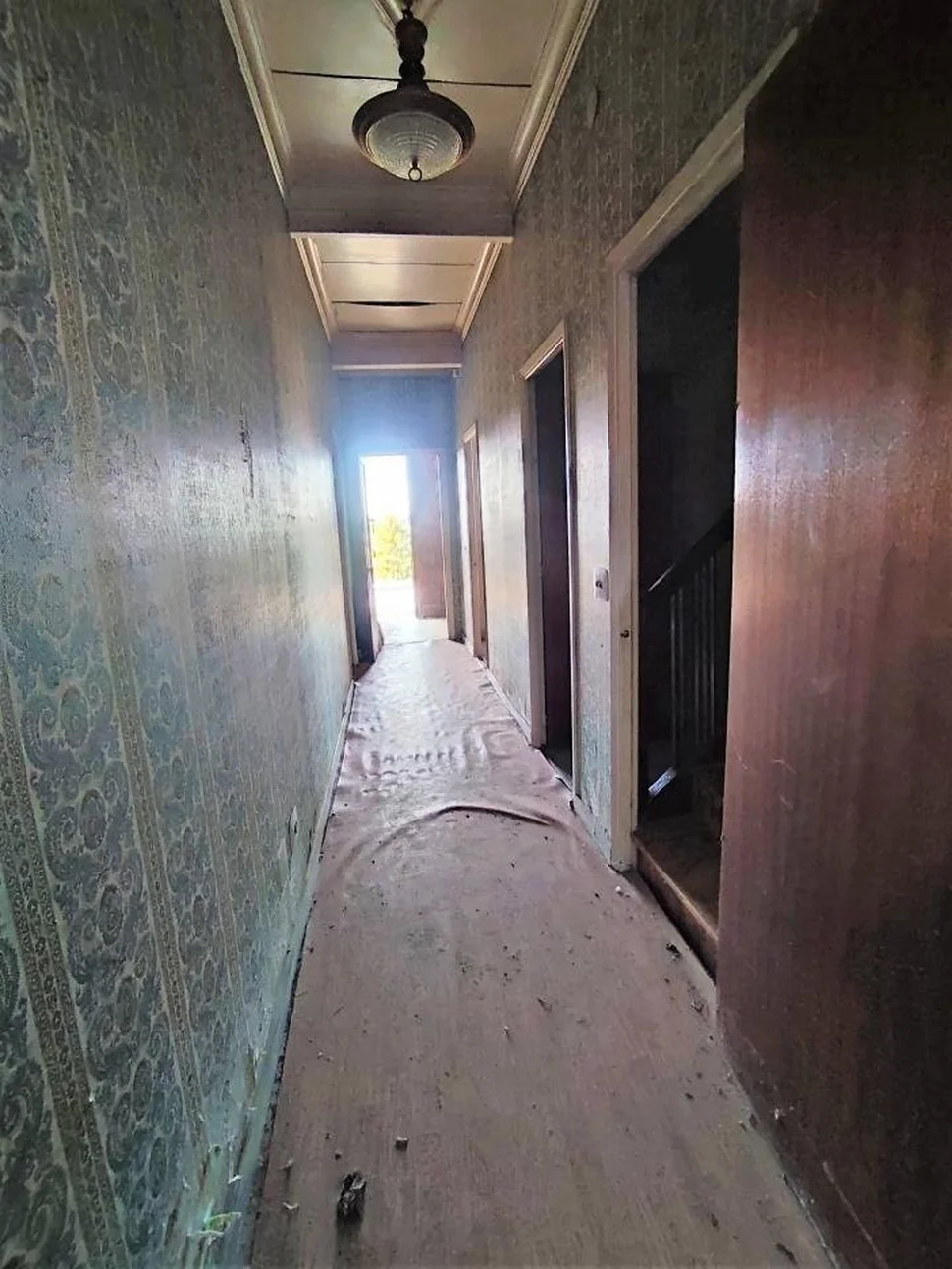 Casa de piedra para rehabilitar con finca , antiguo salón de baile en sillobre, fene