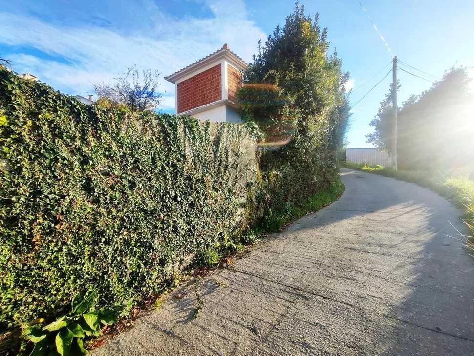 Casa de piedra para rehabilitar con finca , antiguo salón de baile en sillobre, fene