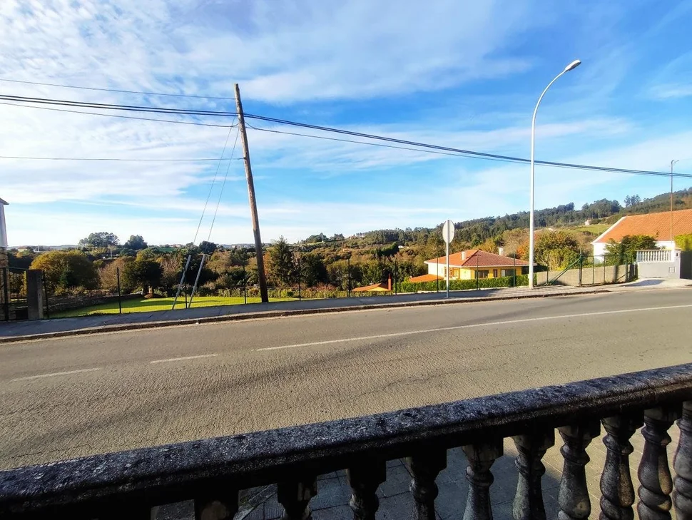 Casa de piedra para rehabilitar con finca , antiguo salón de baile en sillobre, fene