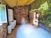 Casa de piedra en proceso de restauración interior