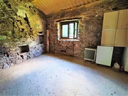 Casa de piedra en proceso de restauración interior