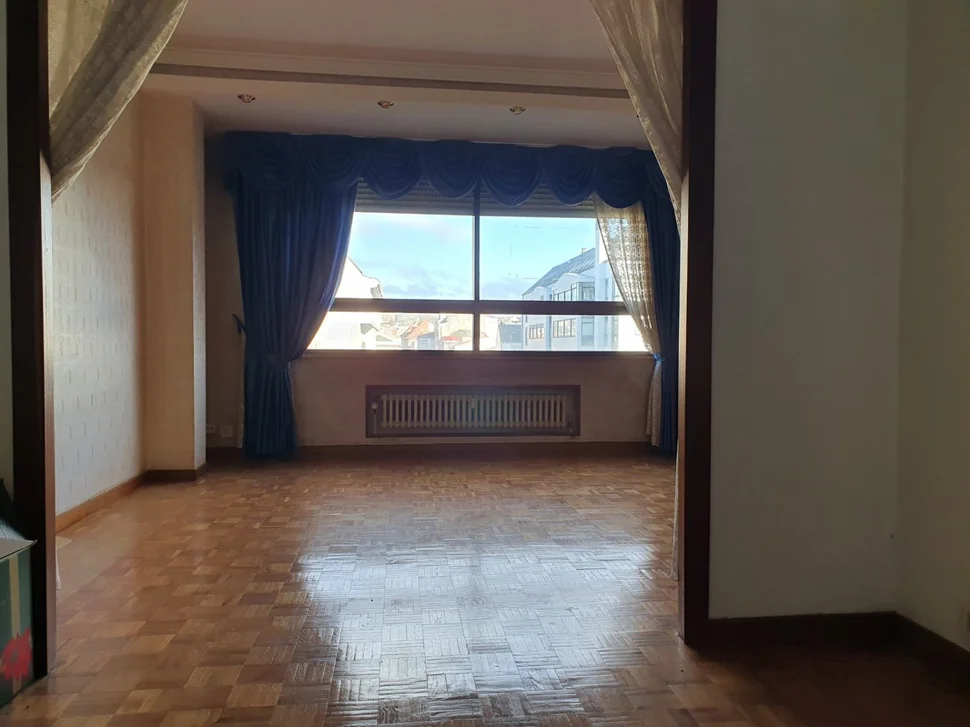 Piso con trastero y plaza de garaje en ultramar-ferrol