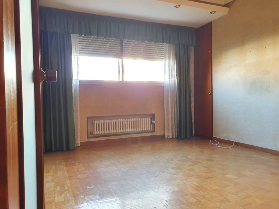 Piso con trastero y plaza de garaje en ultramar-ferrol