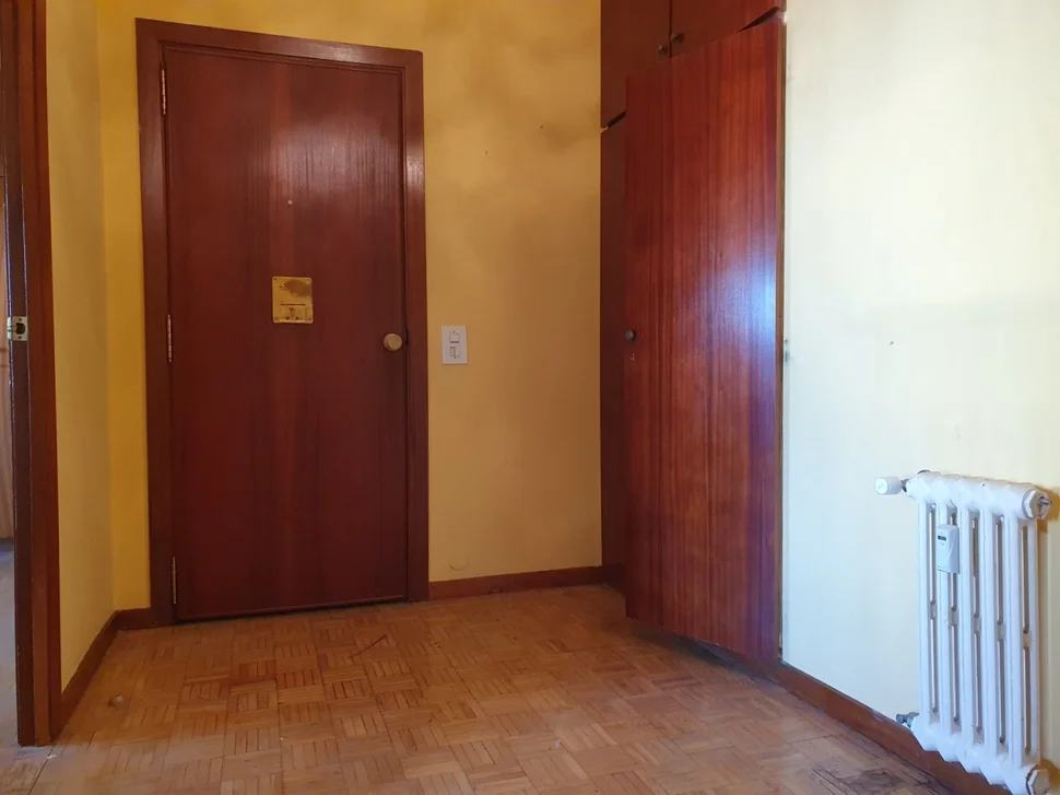 Piso con trastero y plaza de garaje en ultramar-ferrol