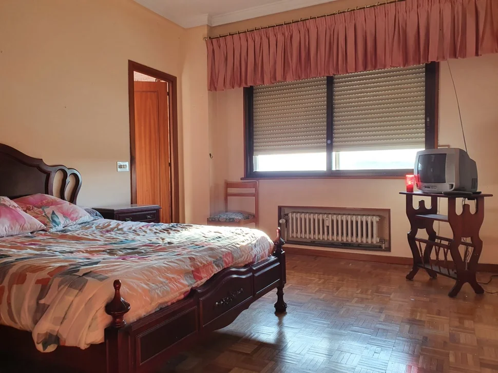 Piso con trastero y plaza de garaje en ultramar-ferrol