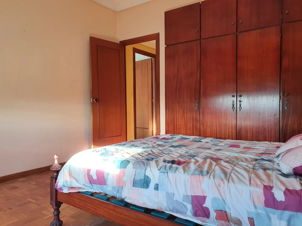 Piso con trastero y plaza de garaje en ultramar-ferrol