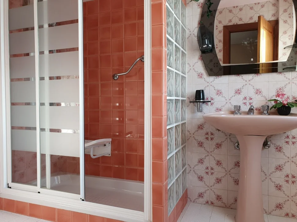 Piso con trastero y plaza de garaje en ultramar-ferrol