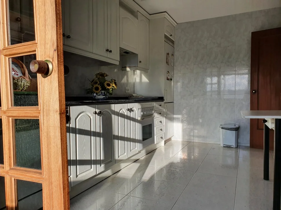 Piso con trastero y plaza de garaje en ultramar-ferrol