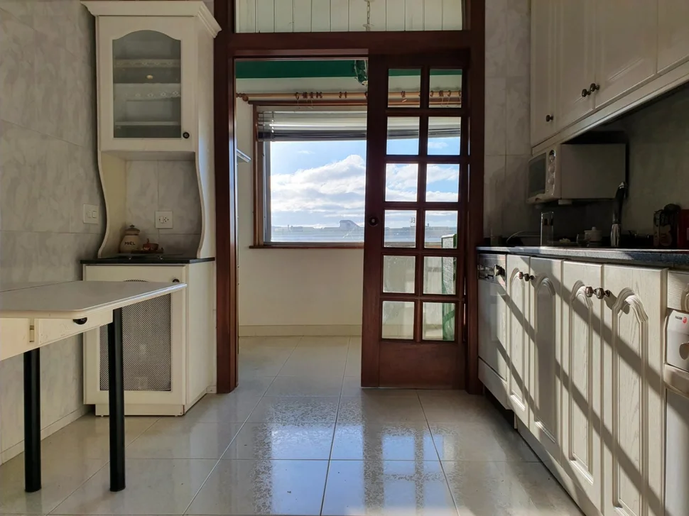 Piso con trastero y plaza de garaje en ultramar-ferrol