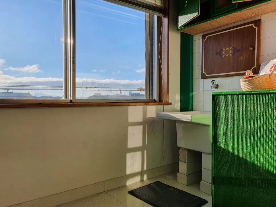 Piso con trastero y plaza de garaje en ultramar-ferrol