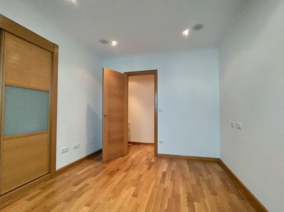 Dúplex luminoso en perfecto estado de conservación en narón, narón