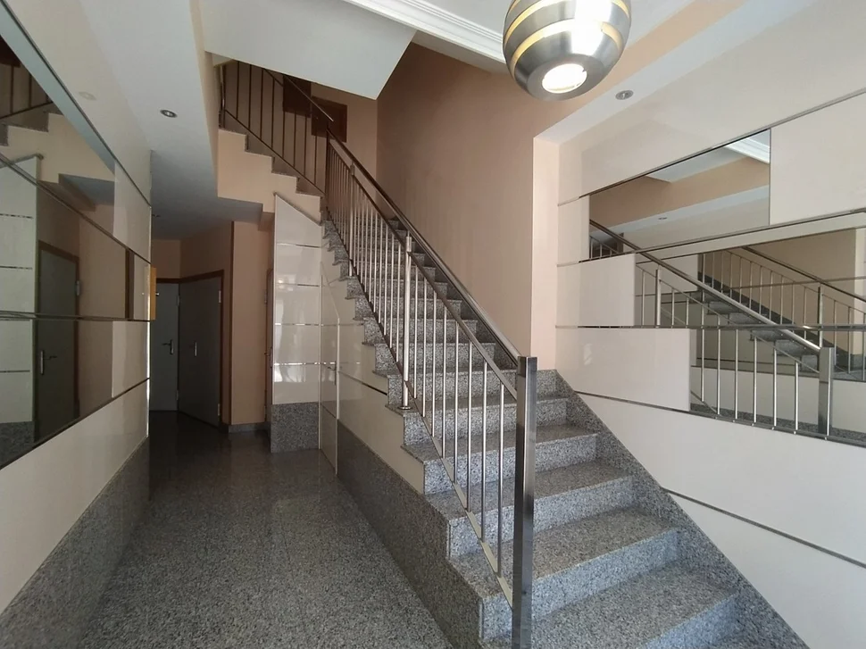 Dúplex luminoso en perfecto estado de conservación en narón, narón